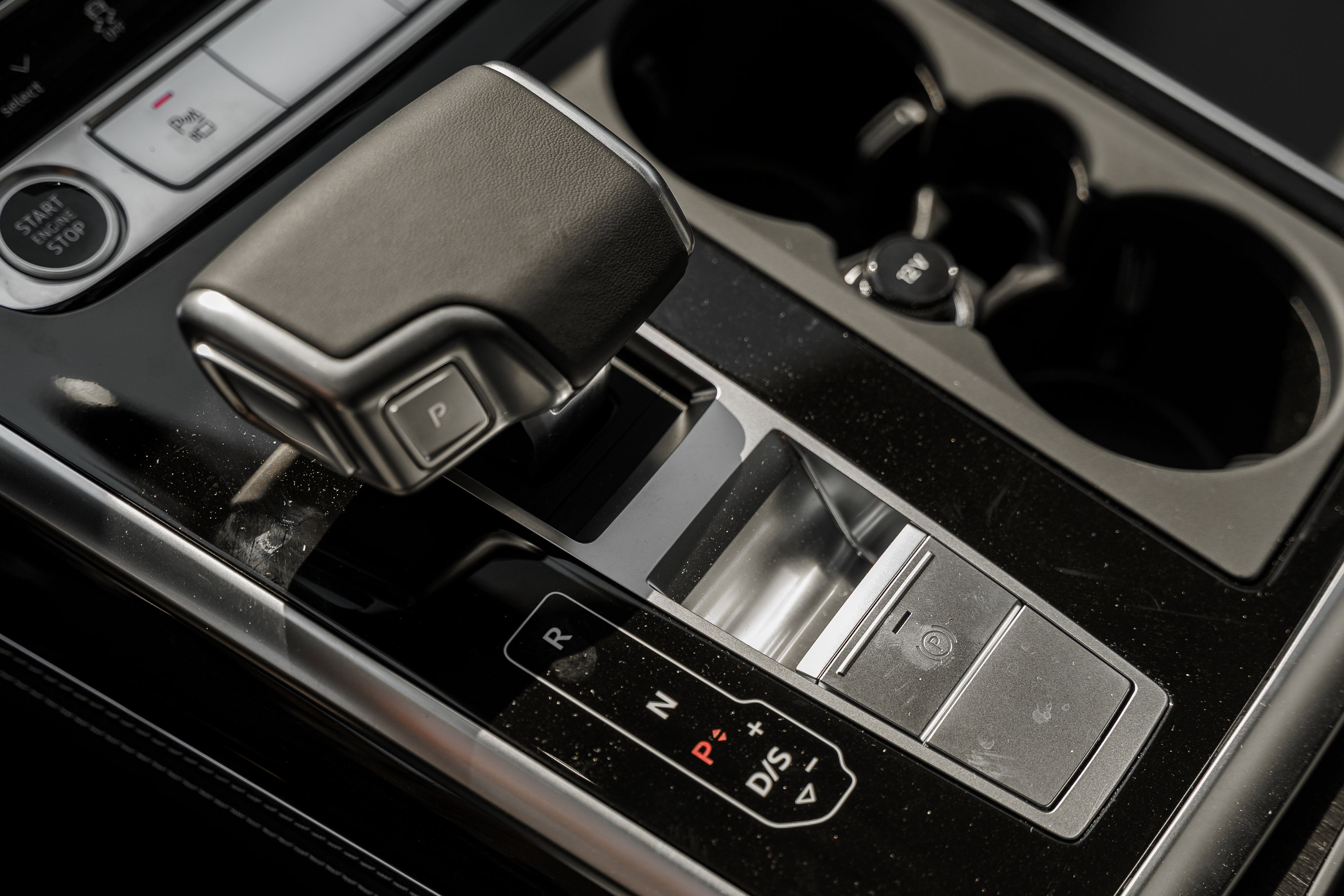 2025 Audi Q8 55 Premium Plus photo 9