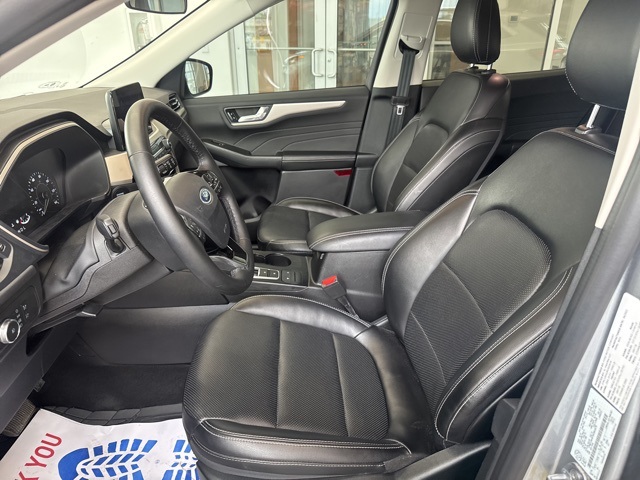 2022 Ford Escape SEL photo 12