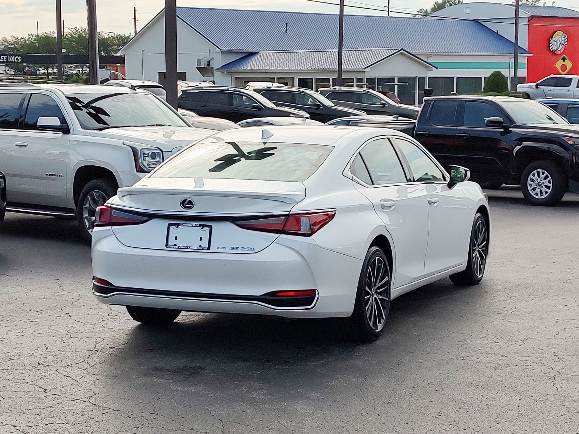 2023 Lexus ES 250 AWD photo 25