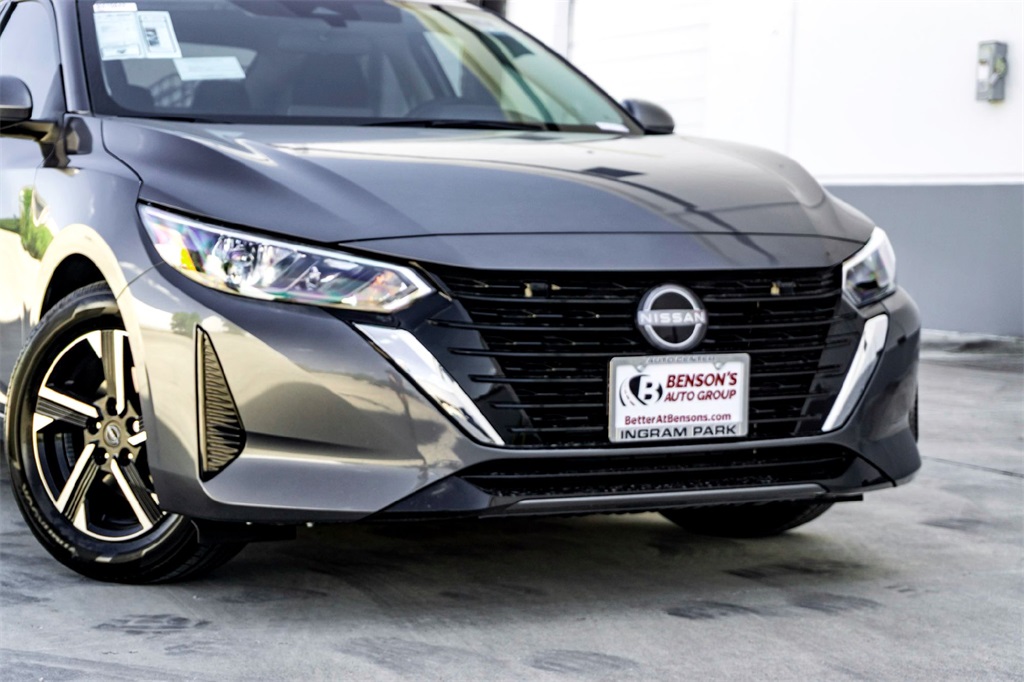 2025 Nissan Sentra SV photo 3