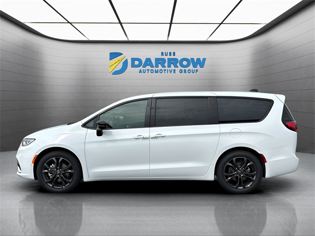 2026 Chrysler Pacifica photo 2