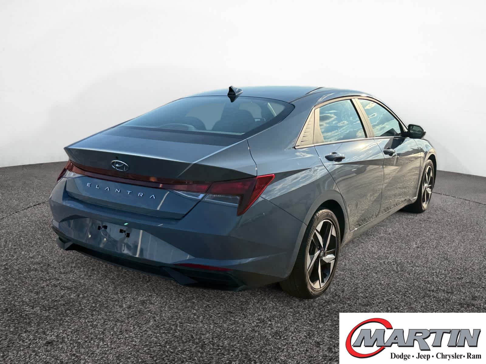 2023 Hyundai Elantra SEL photo 5