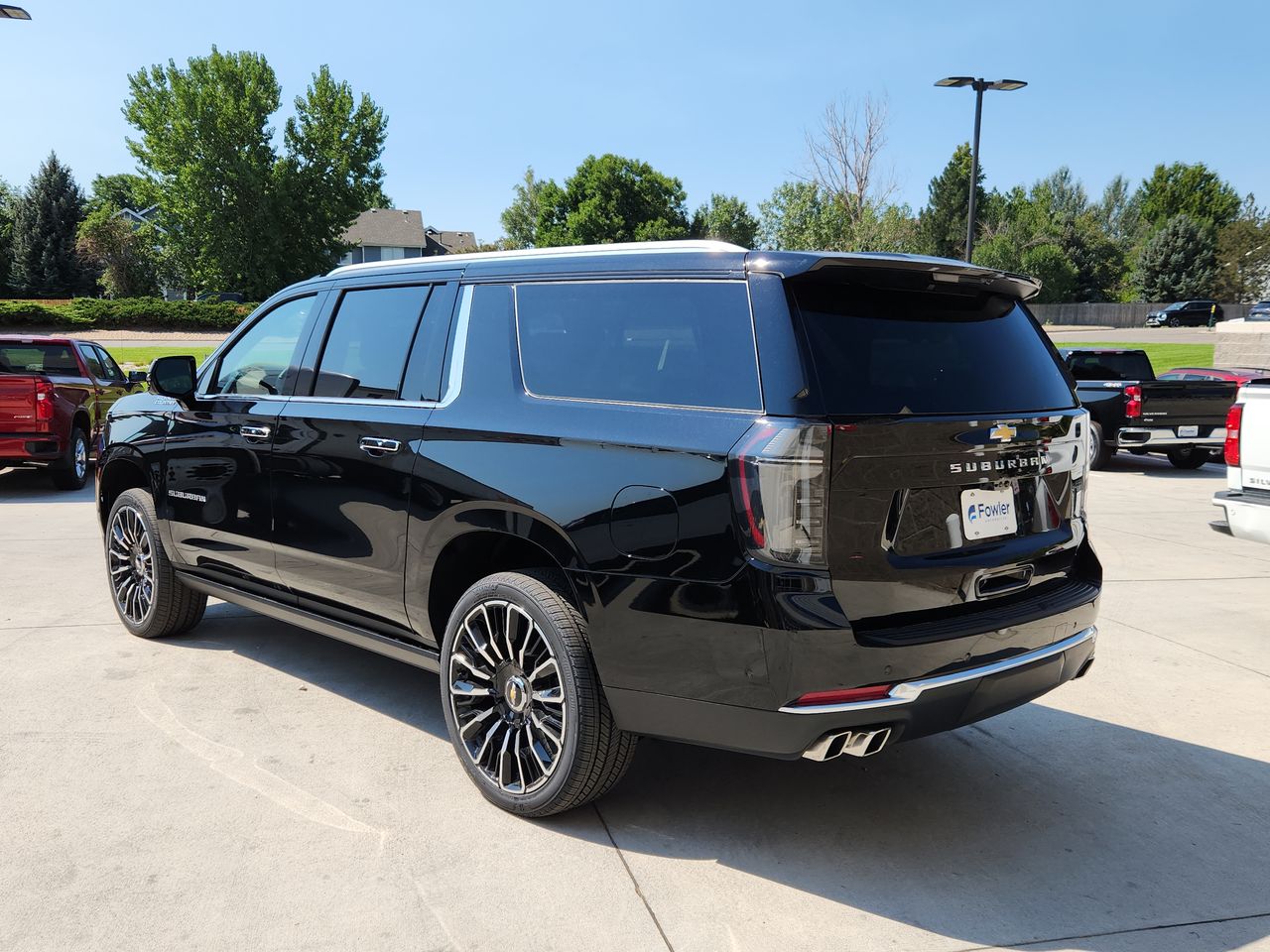 2025 Chevrolet Suburban High Country photo 5