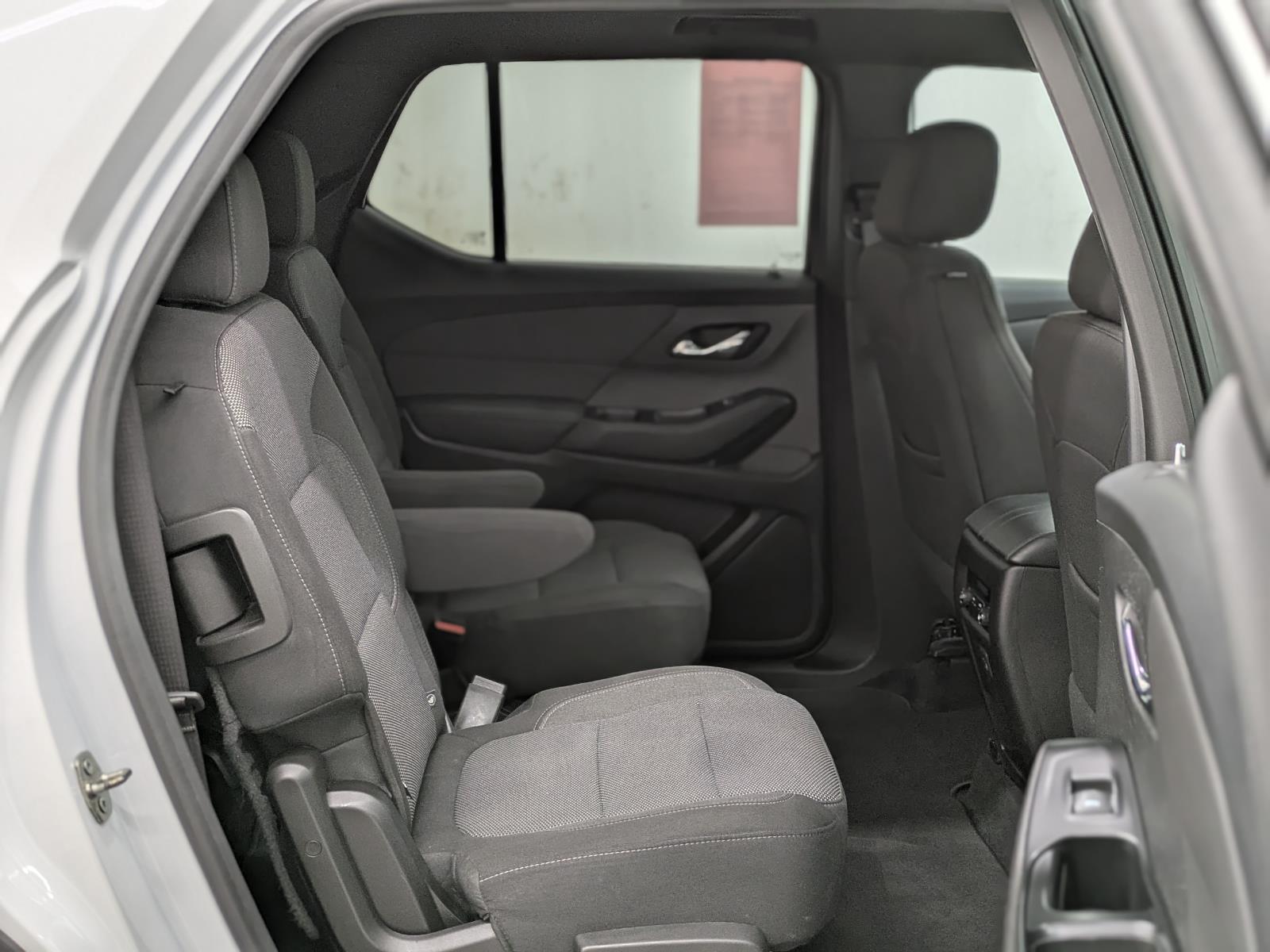 2022 Chevrolet Traverse Cloth photo 13