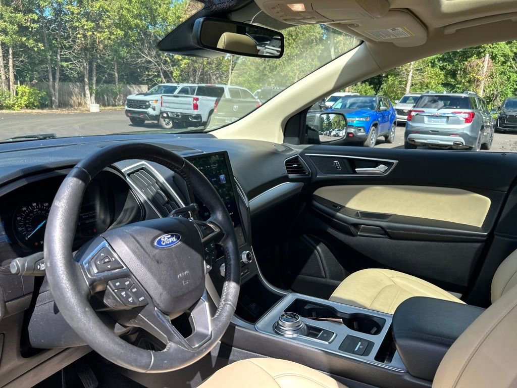 2022 Ford Edge SEL photo 10