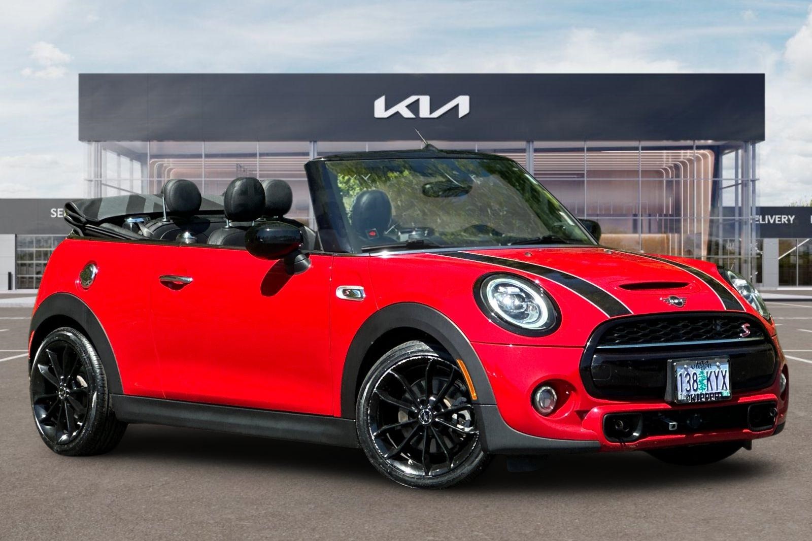 2021 Mini Cooper Convertible S photo 2