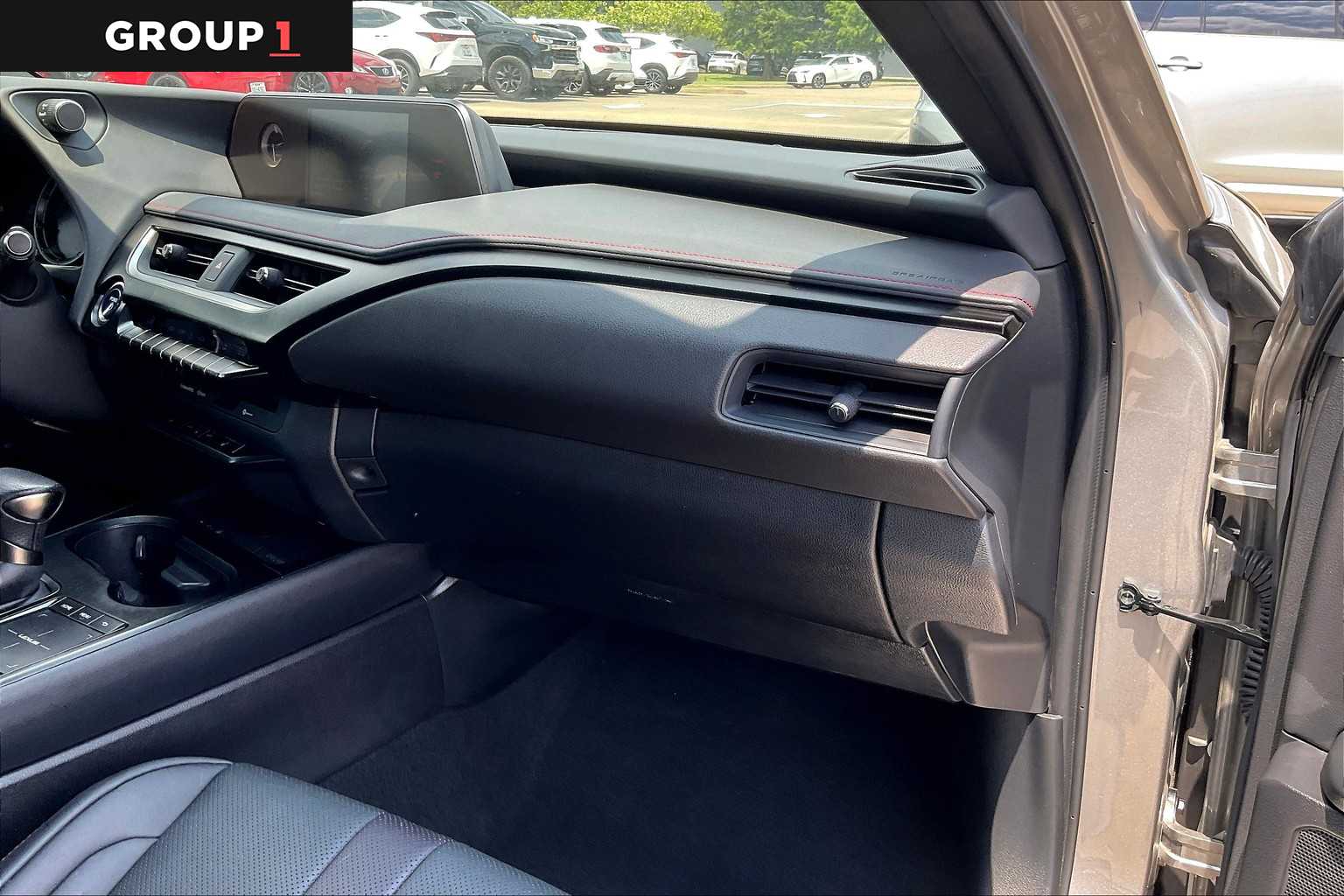 2022 Lexus UX 250h F SPORT photo 31