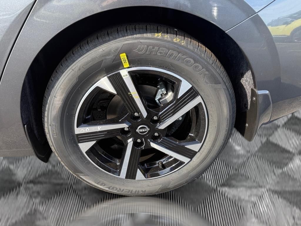 2025 Nissan Sentra SV photo 17