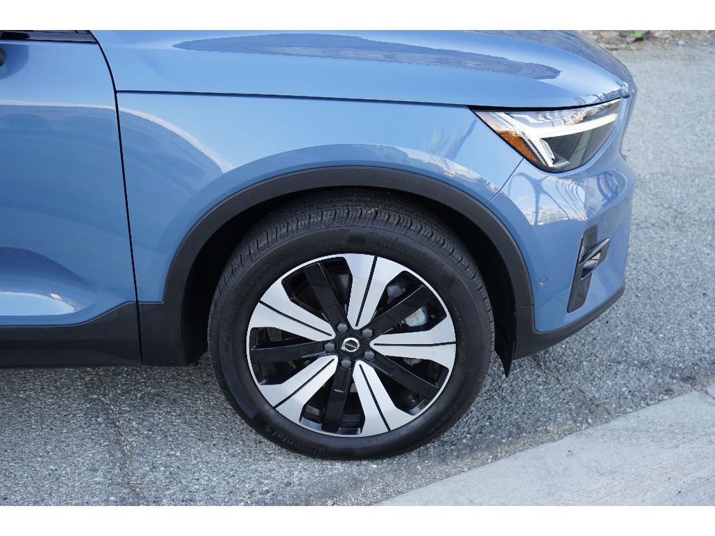 2023 Volvo C40 Recharge Plus photo 3