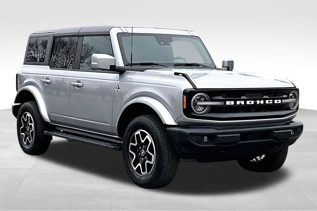 2024 Ford Bronco Outer Banks's photo