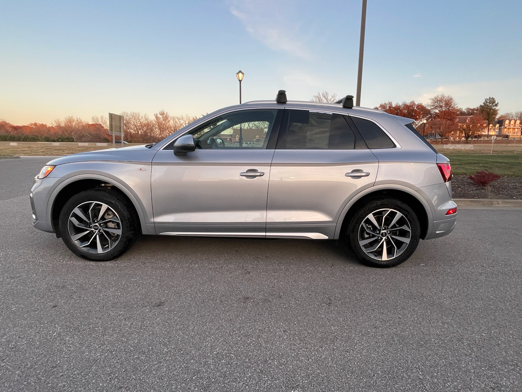 Used 2023 Audi Q5 Premium Plus with VIN WA1EAAFY0P2062688 for sale in Kansas City