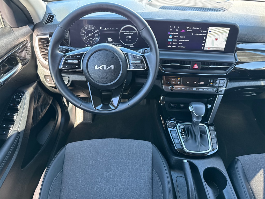 2024 Kia Seltos X-Line photo 17