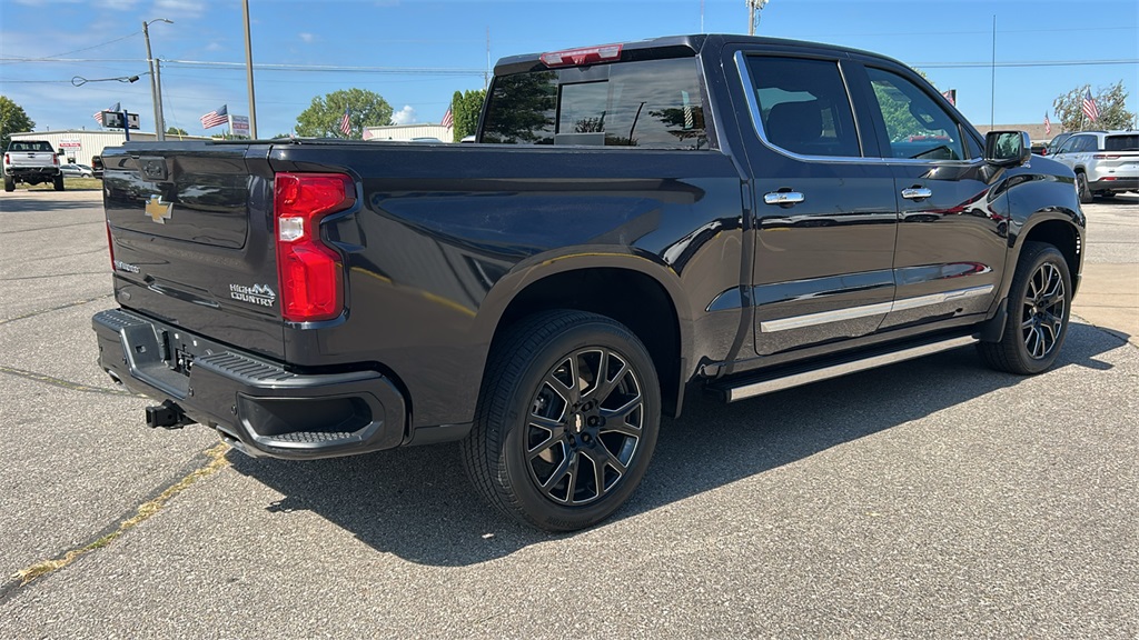 2023 Chevrolet Silverado 1500 High Country photo 3