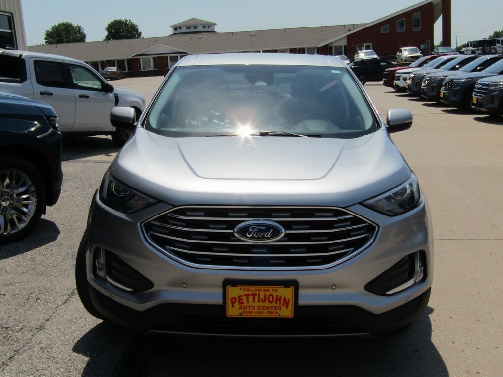 2024 Ford Edge Titanium photo 10