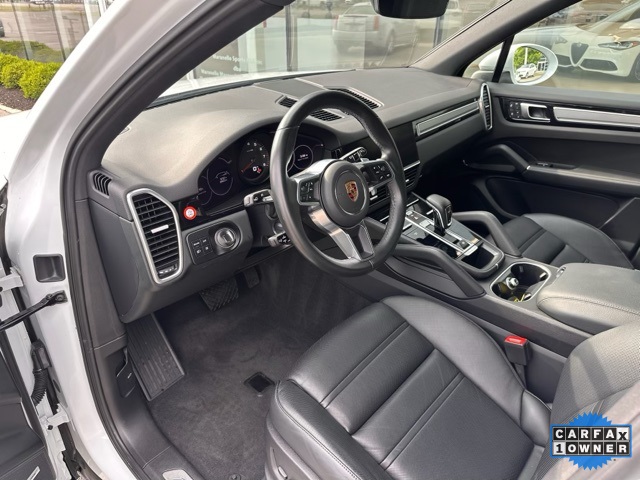 2023 Porsche Cayenne Platinum Edition photo 4