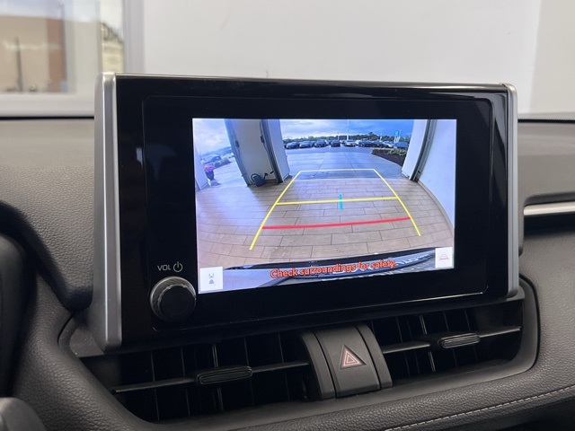 2024 Toyota RAV4 XLE photo 4