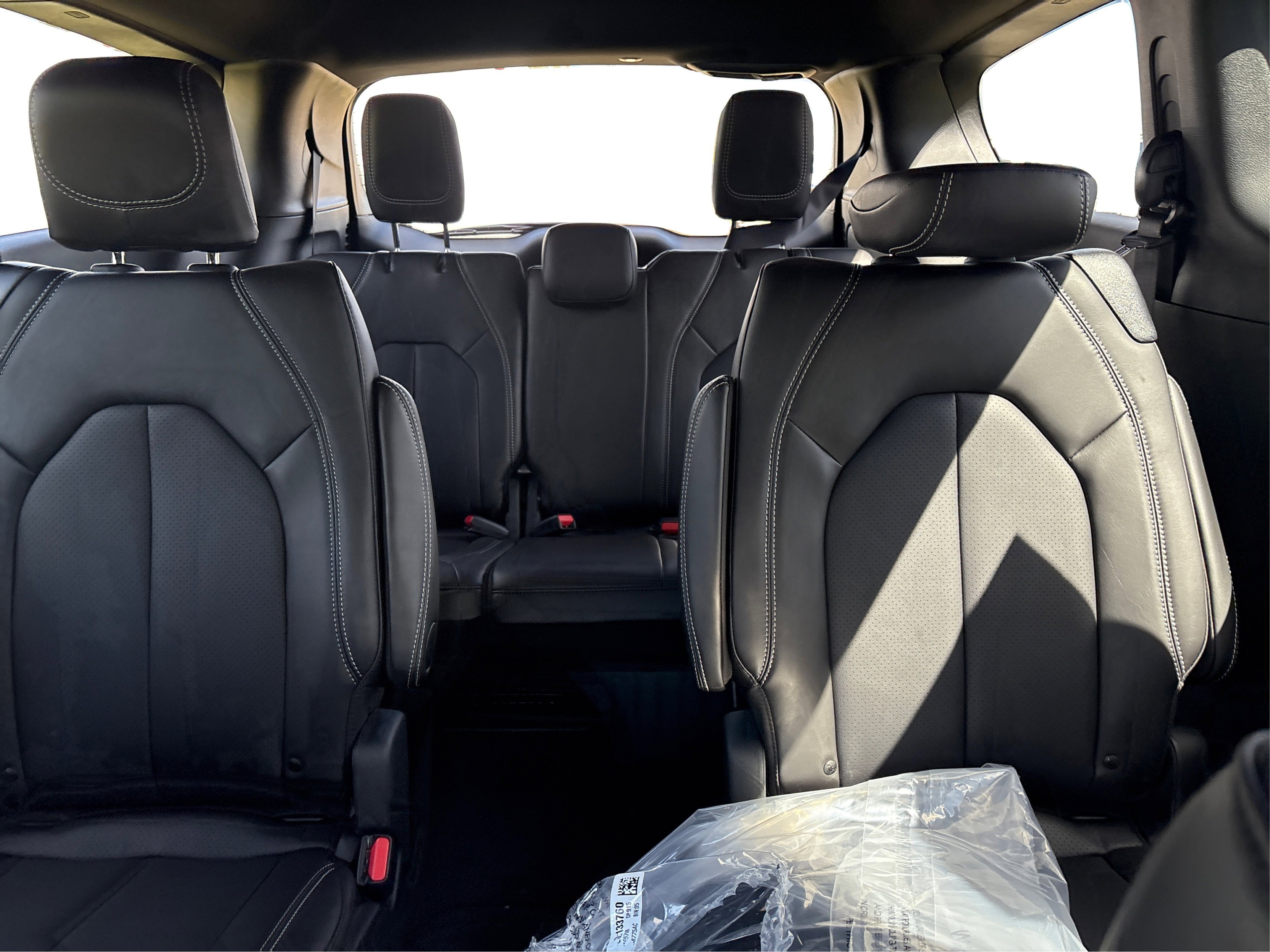 2026 Chrysler Pacifica photo 16
