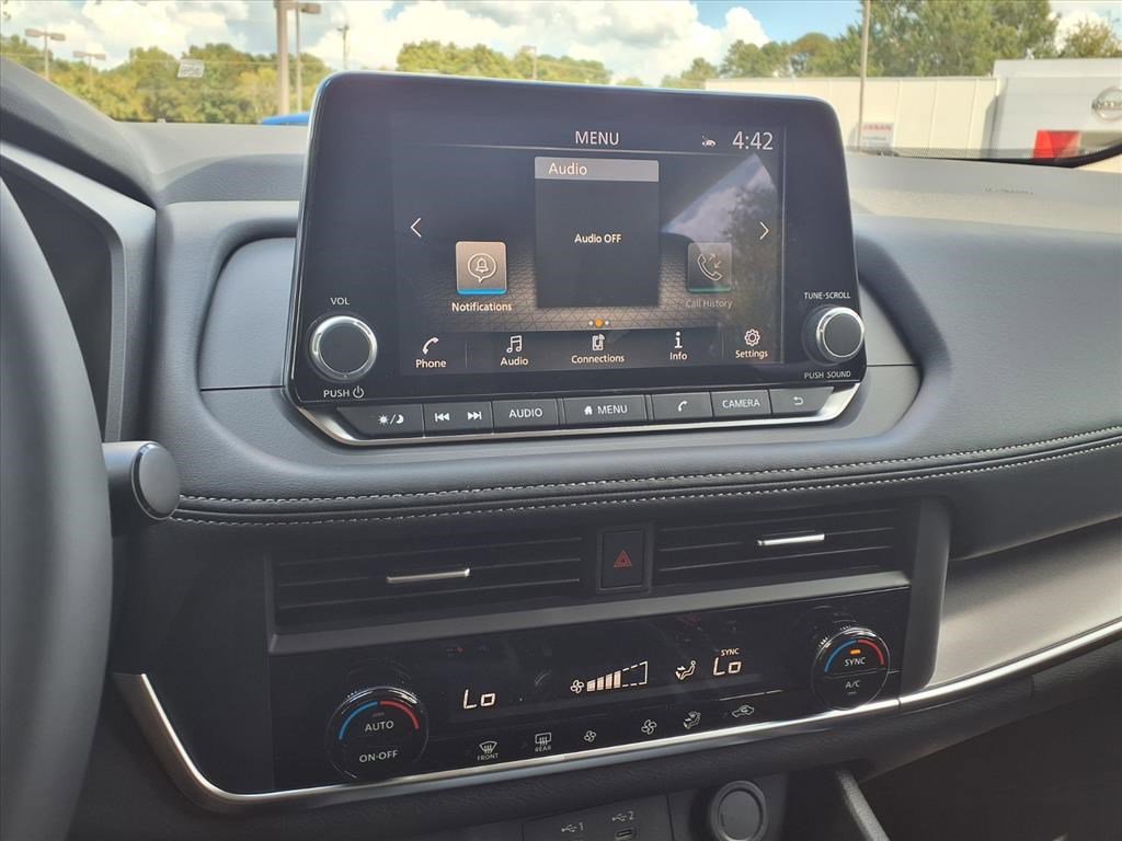 2026 Nissan Rogue SV photo 15