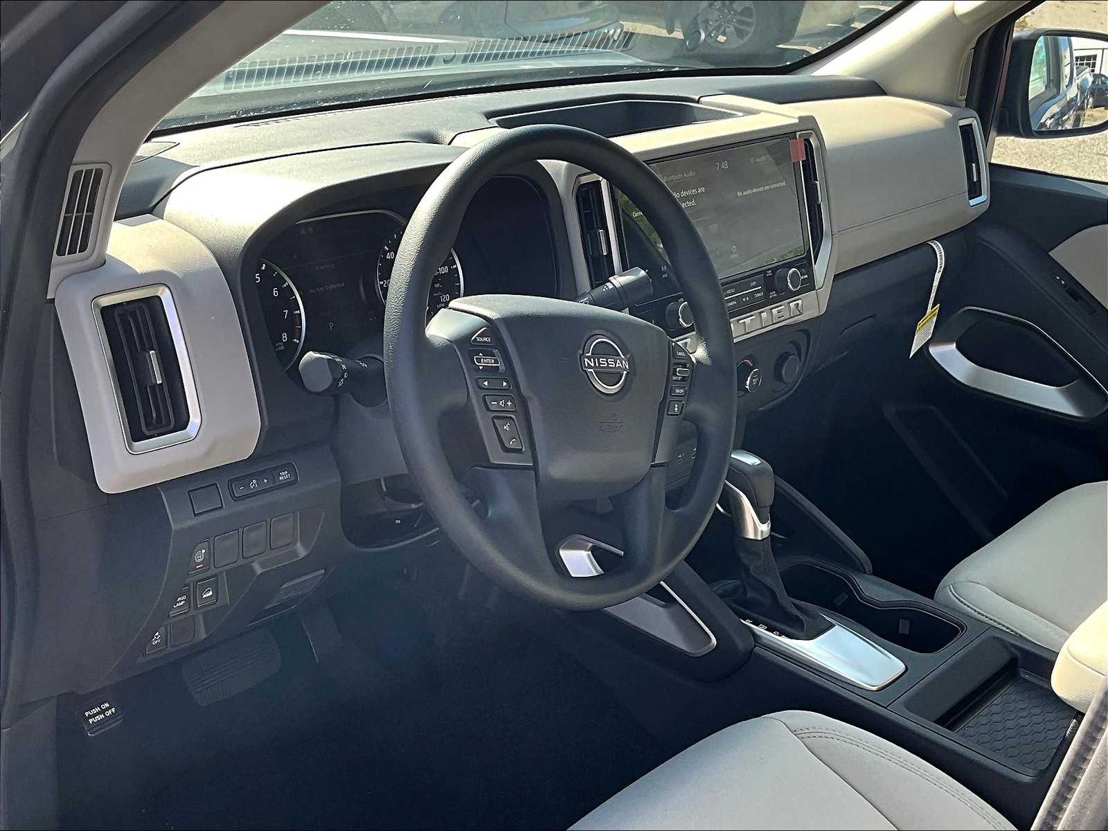 2025 Nissan Frontier SV photo 7