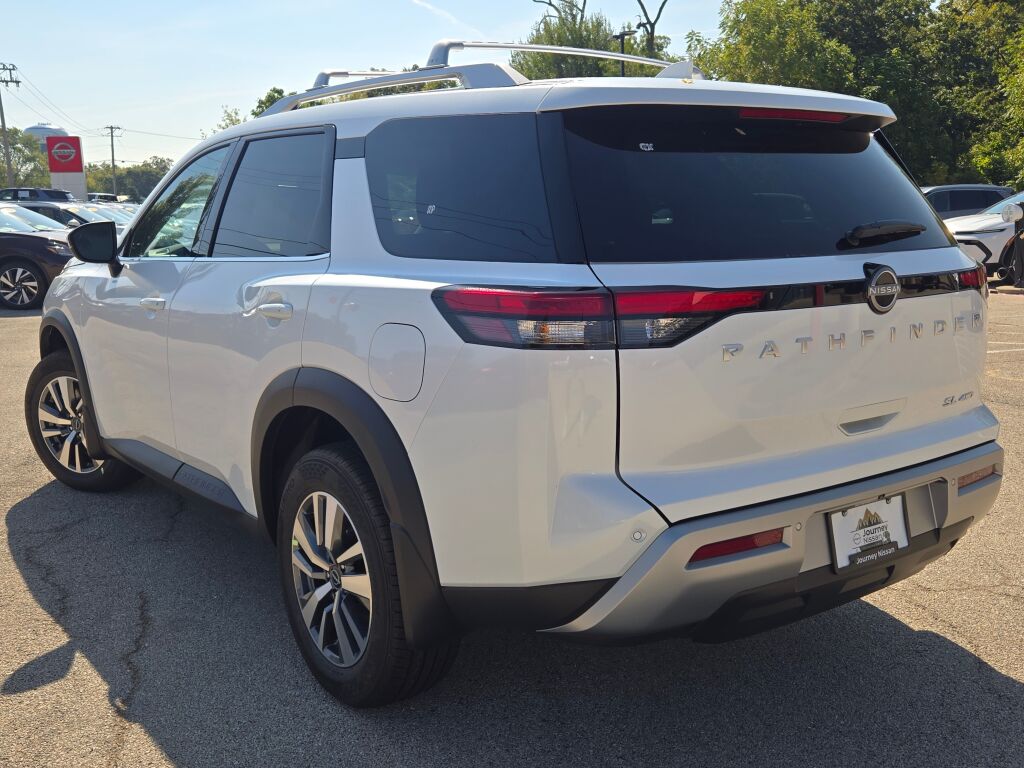2025 Nissan Pathfinder SL photo 13