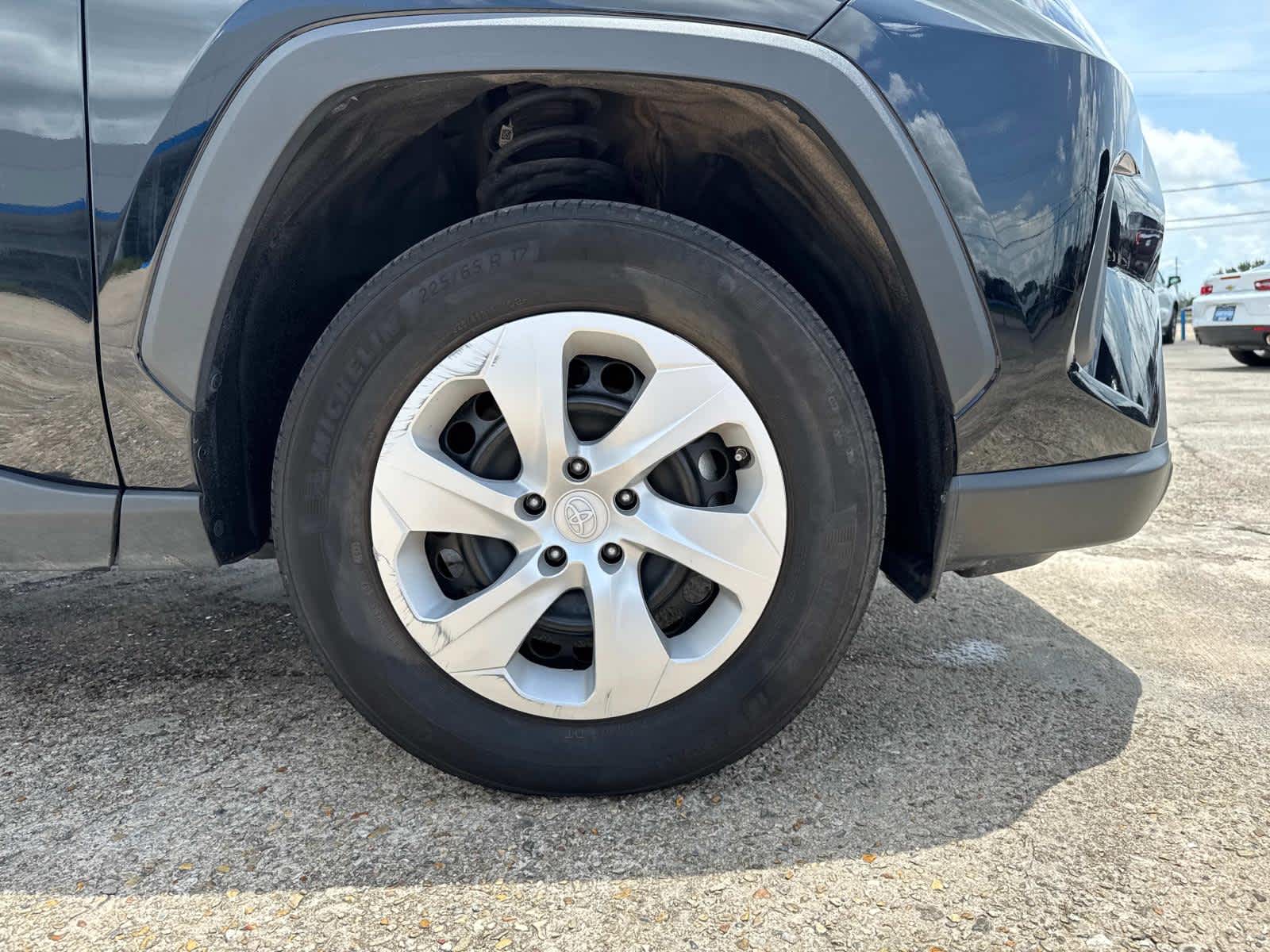 2024 Toyota RAV4 LE photo 7
