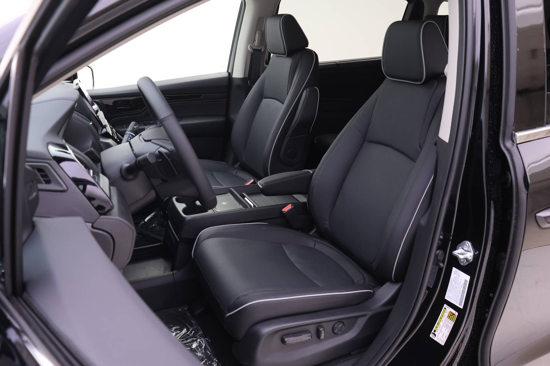 2026 Honda Odyssey Elite photo 4