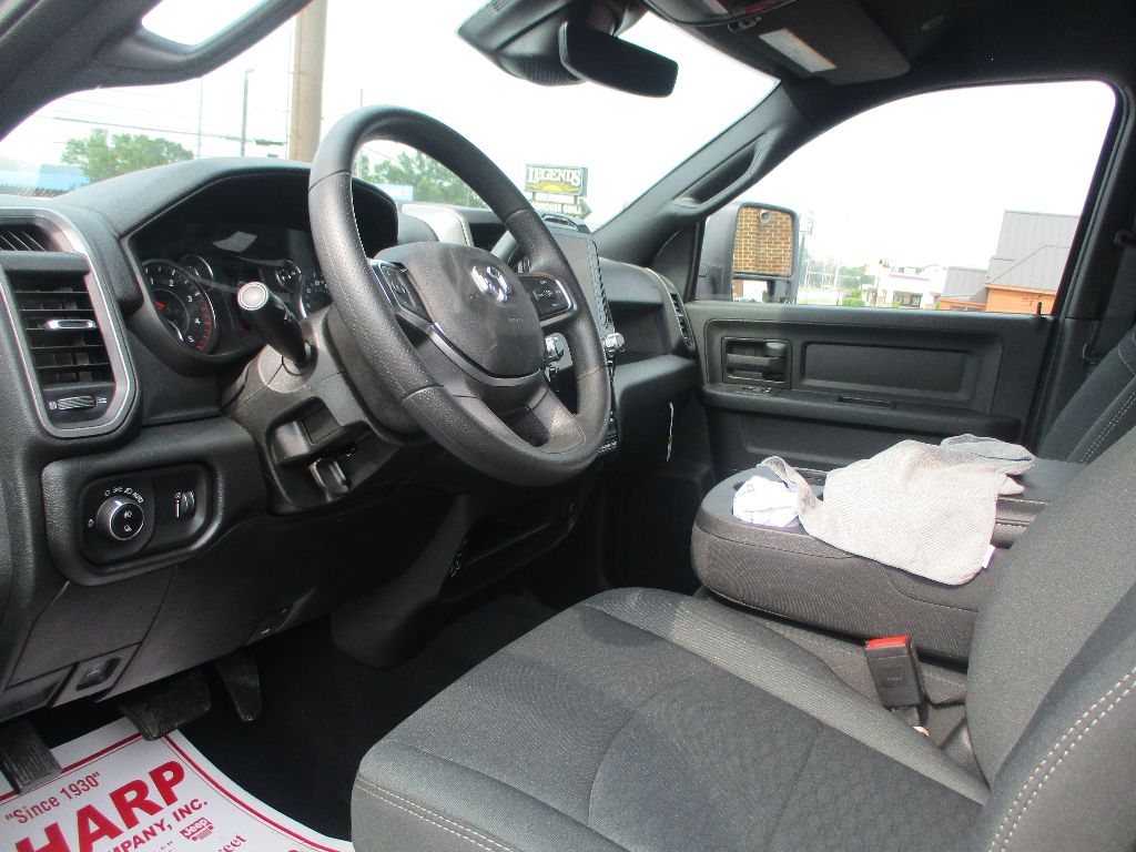 2026 Ram 2500 Tradesman photo 4