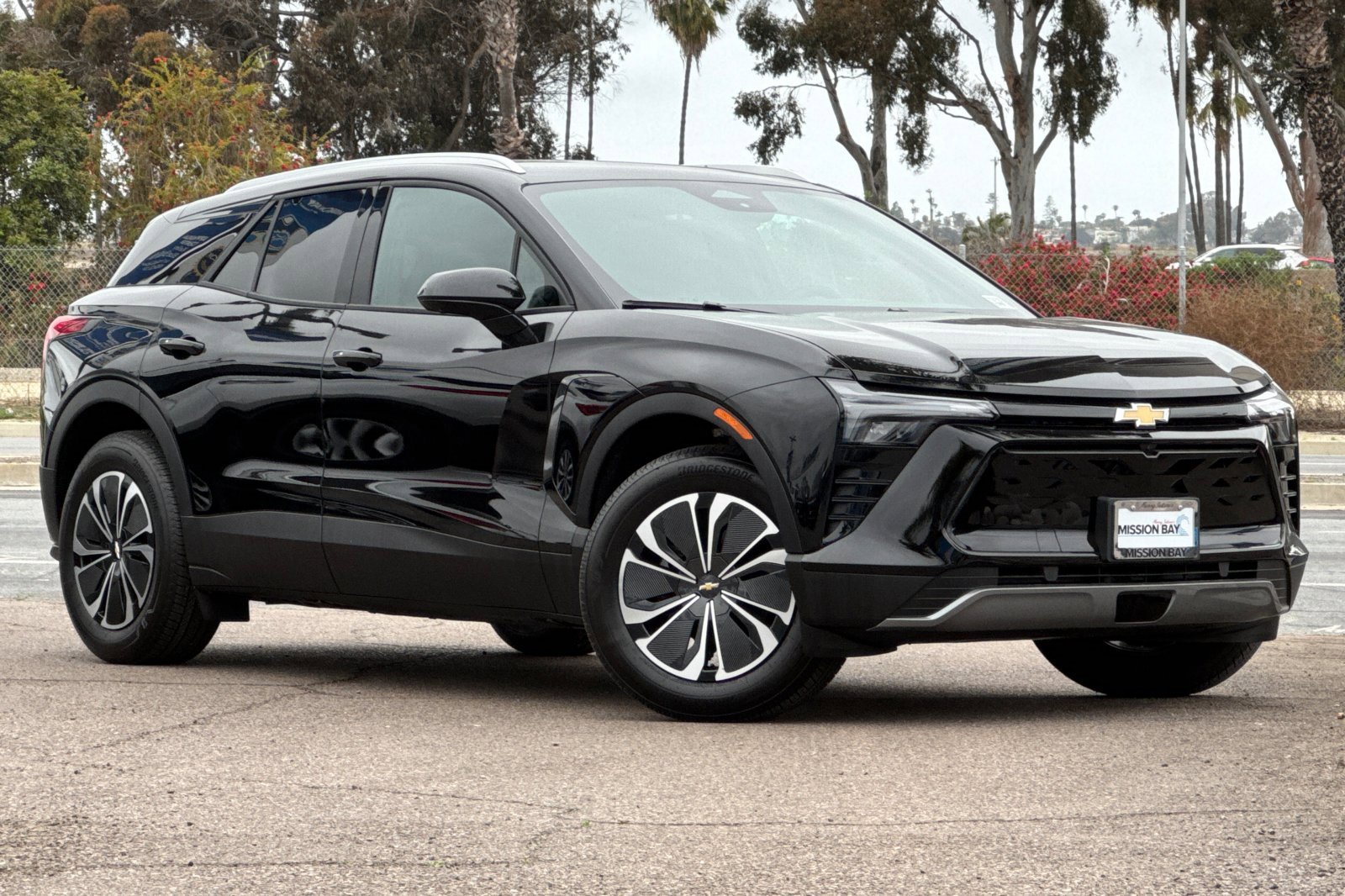 2025 Chevrolet Blazer EV photo 2