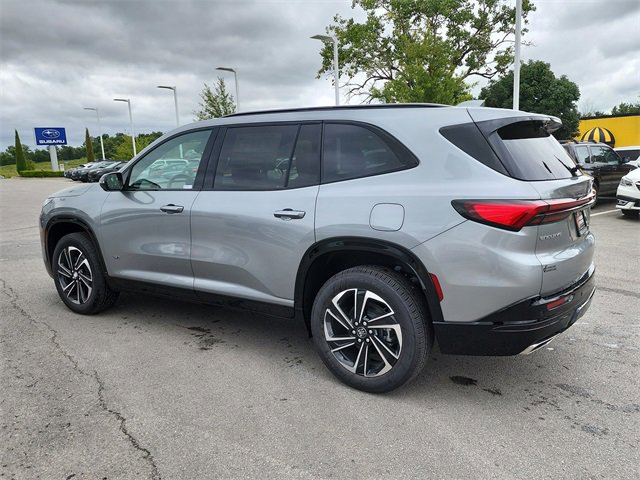 2026 Buick Enclave Sport Touring photo 4