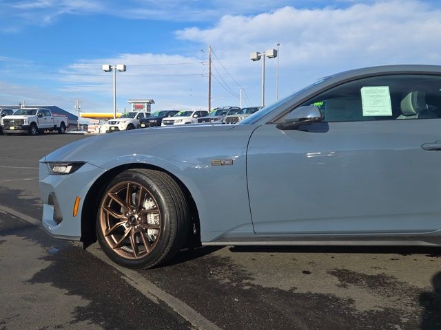 2025 Ford Mustang GT Premium photo 9