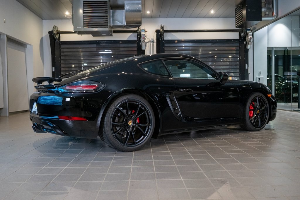 2025 Porsche Cayman S photo 4