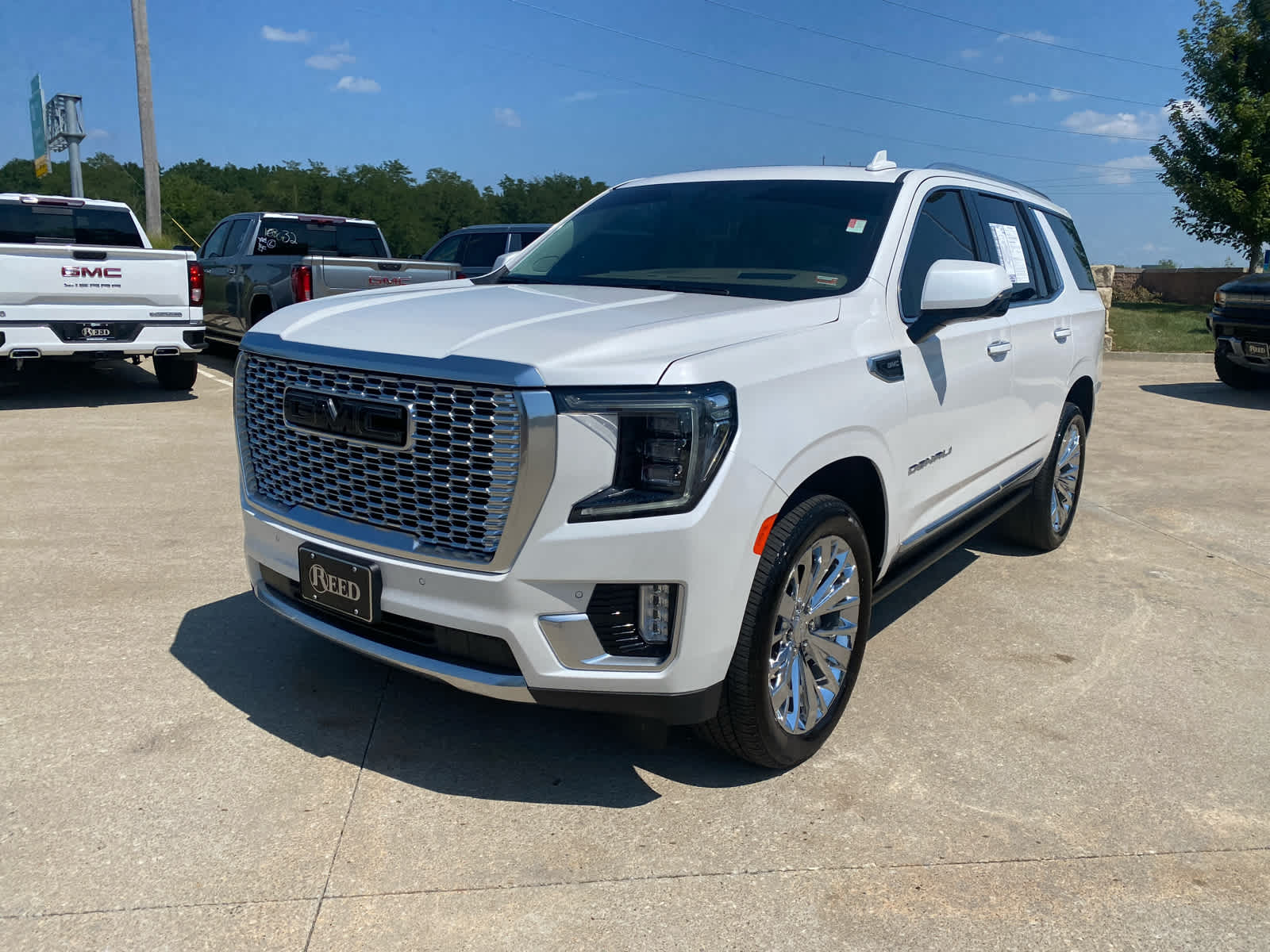 Used 2021 GMC Yukon Denali with VIN 1GKS2DKL2MR379378 for sale in Kansas City