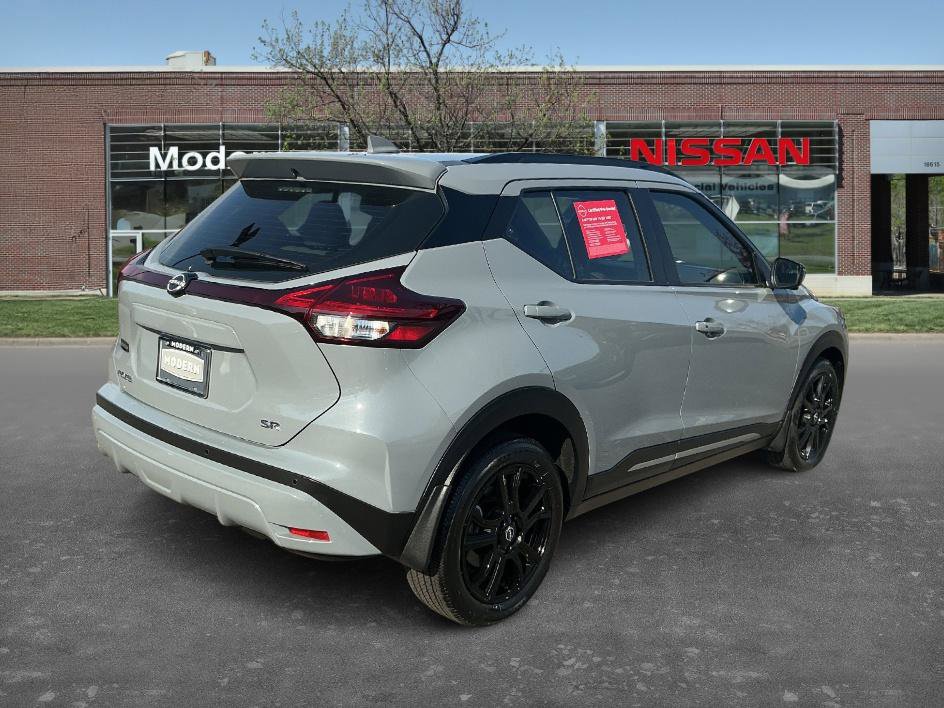 2024 Nissan Kicks SR photo 3