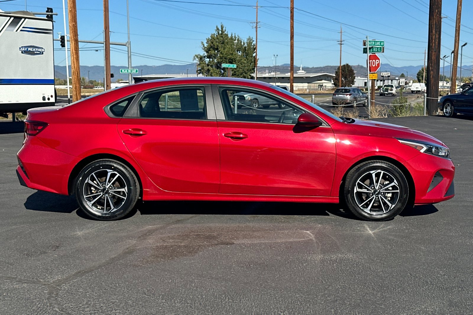2024 Kia Forte LXS photo 3