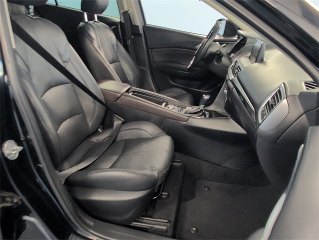 2018 Mazda Mazda3 Grand Touring photo 14