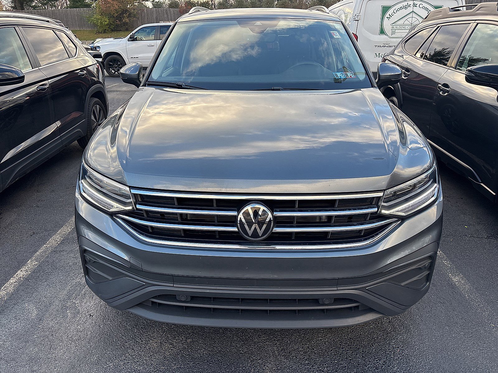 2024 Volkswagen Tiguan SE photo 2