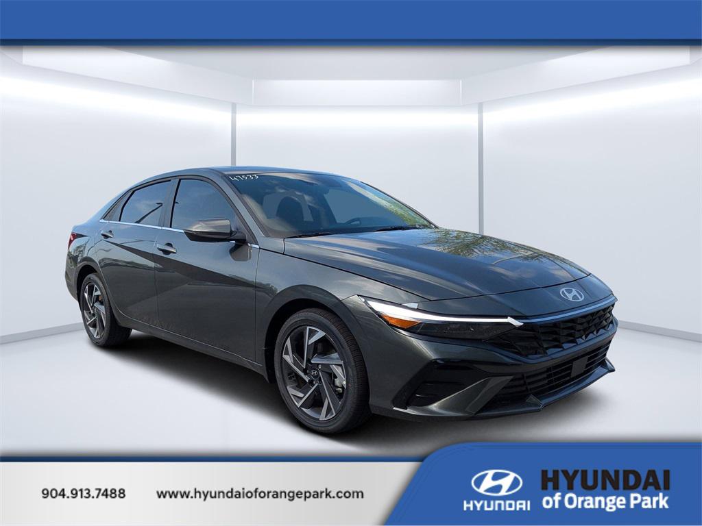 2025 Hyundai Elantra Limited's photo