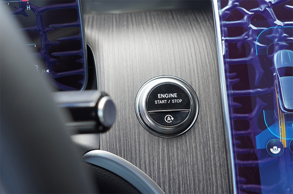 2026 Mercedes Benz GLC 300 photo 25