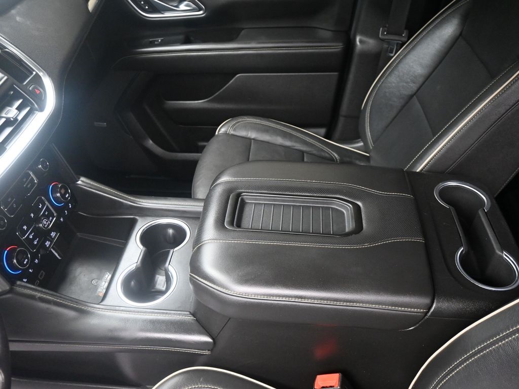 2021 Chevrolet Suburban Premier photo 2