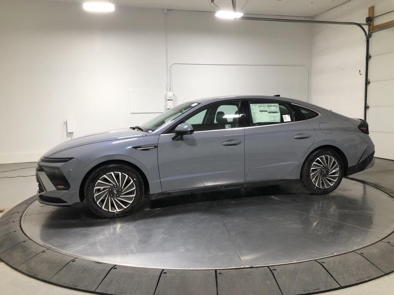 2025 Hyundai Sonata Hybrid SEL photo 4