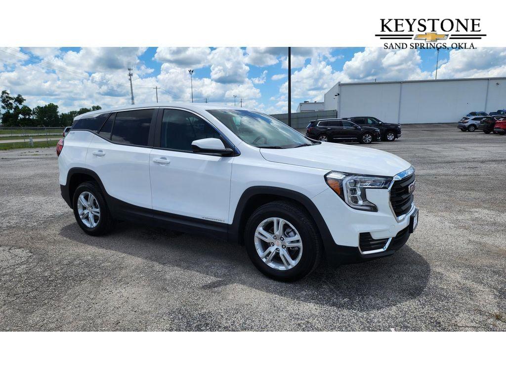 2024 GMC Terrain SLE's photo
