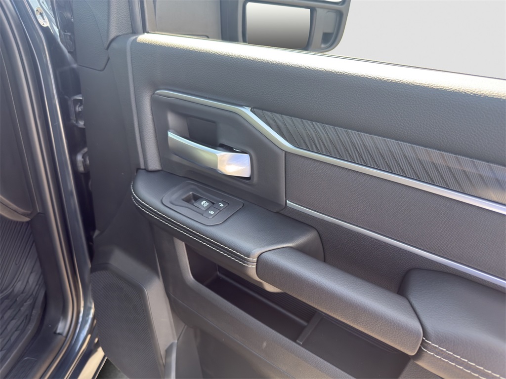2025 Ram 2500 Big Horn photo 16
