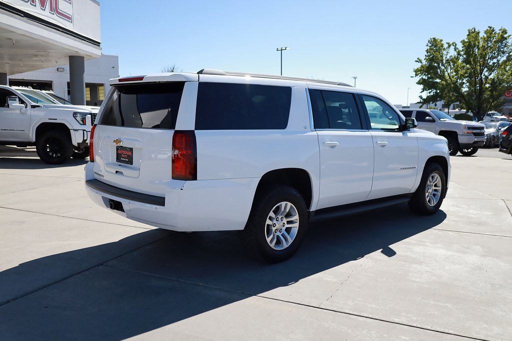 2019 Chevrolet Suburban LT photo 6