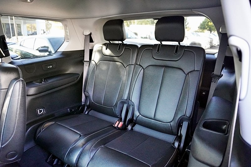 Used 2023 White Jeep Limited image 19