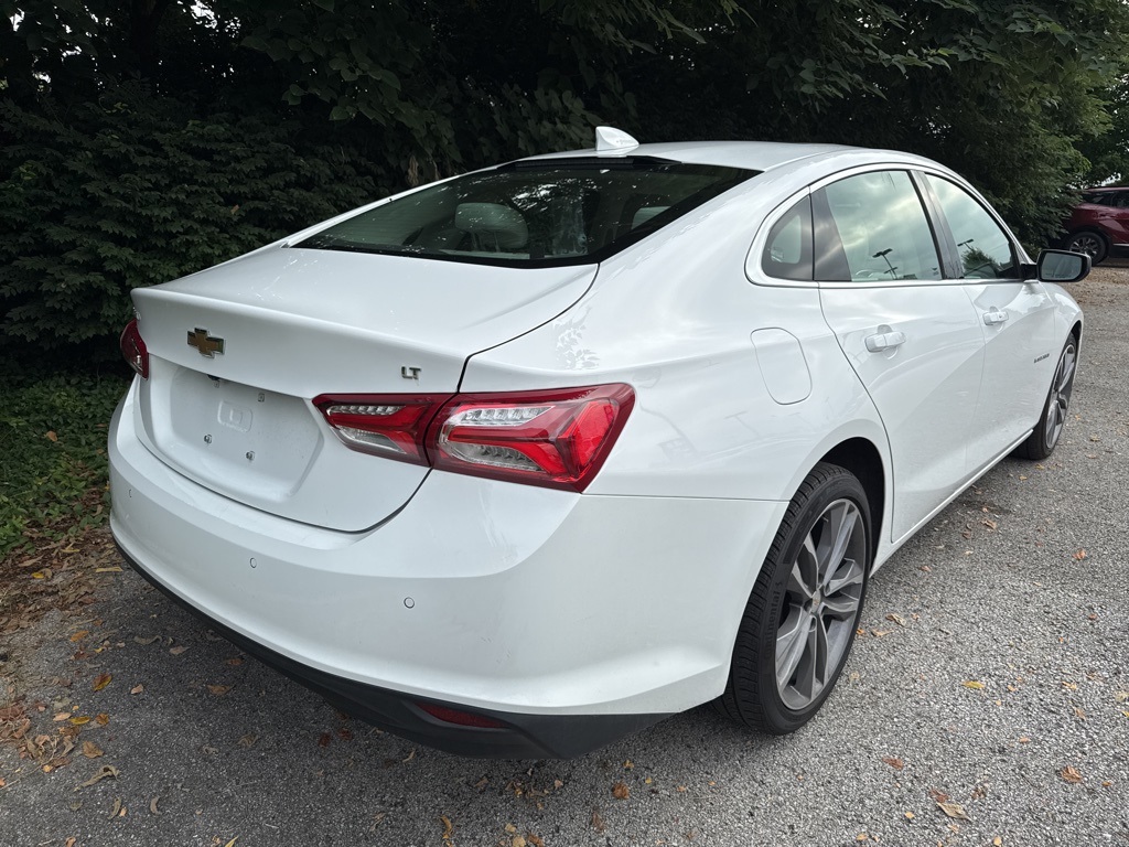 2024 Chevrolet Malibu Premier 2LT photo 3