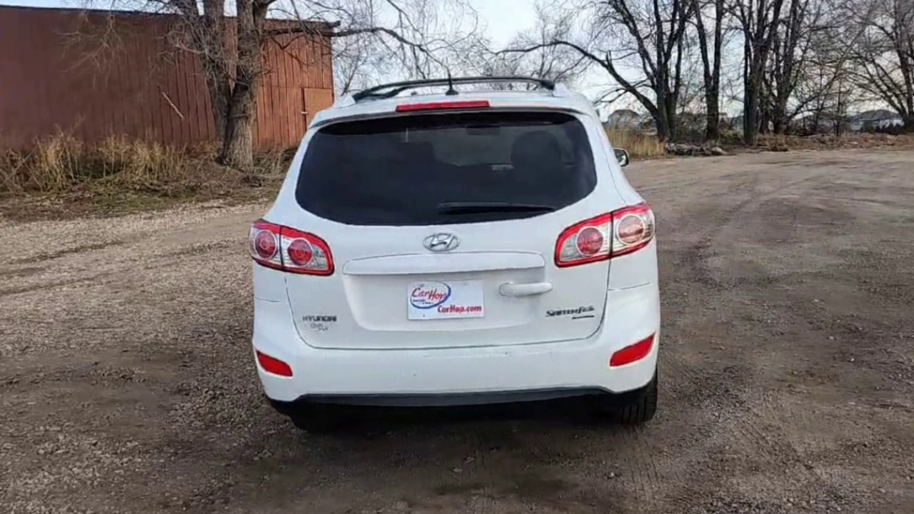 2010 Hyundai Santa Fe SE's photo