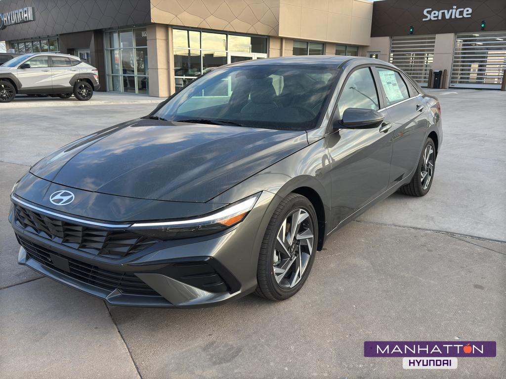 2025 Hyundai Elantra Limited's photo