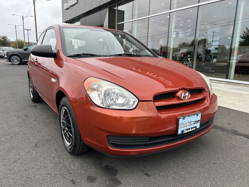 2008 Hyundai Accent GS photo 2