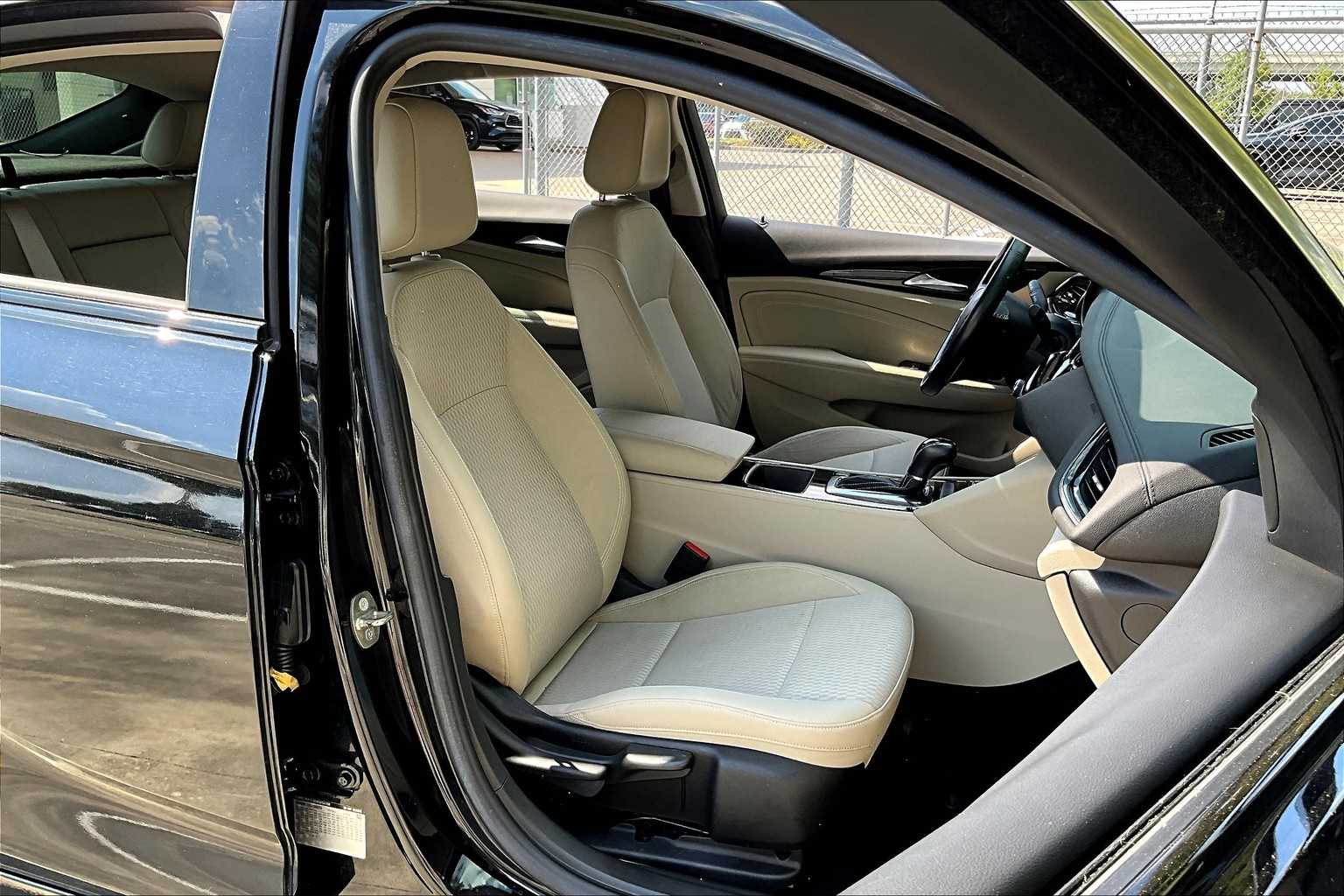 2018 Buick Regal Sportback Preferred II photo 7