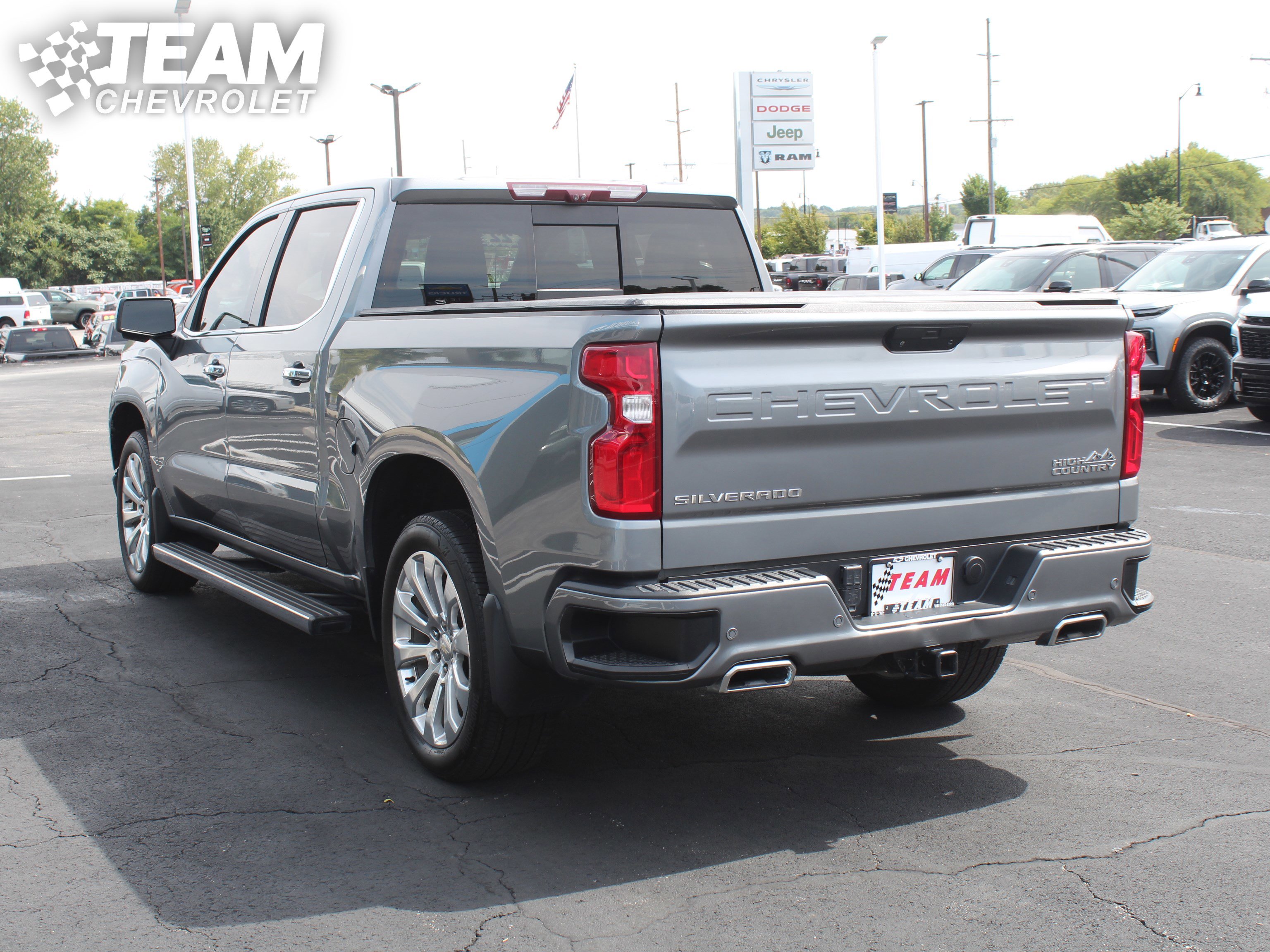 2022 Chevrolet Silverado 1500 High Country photo 5
